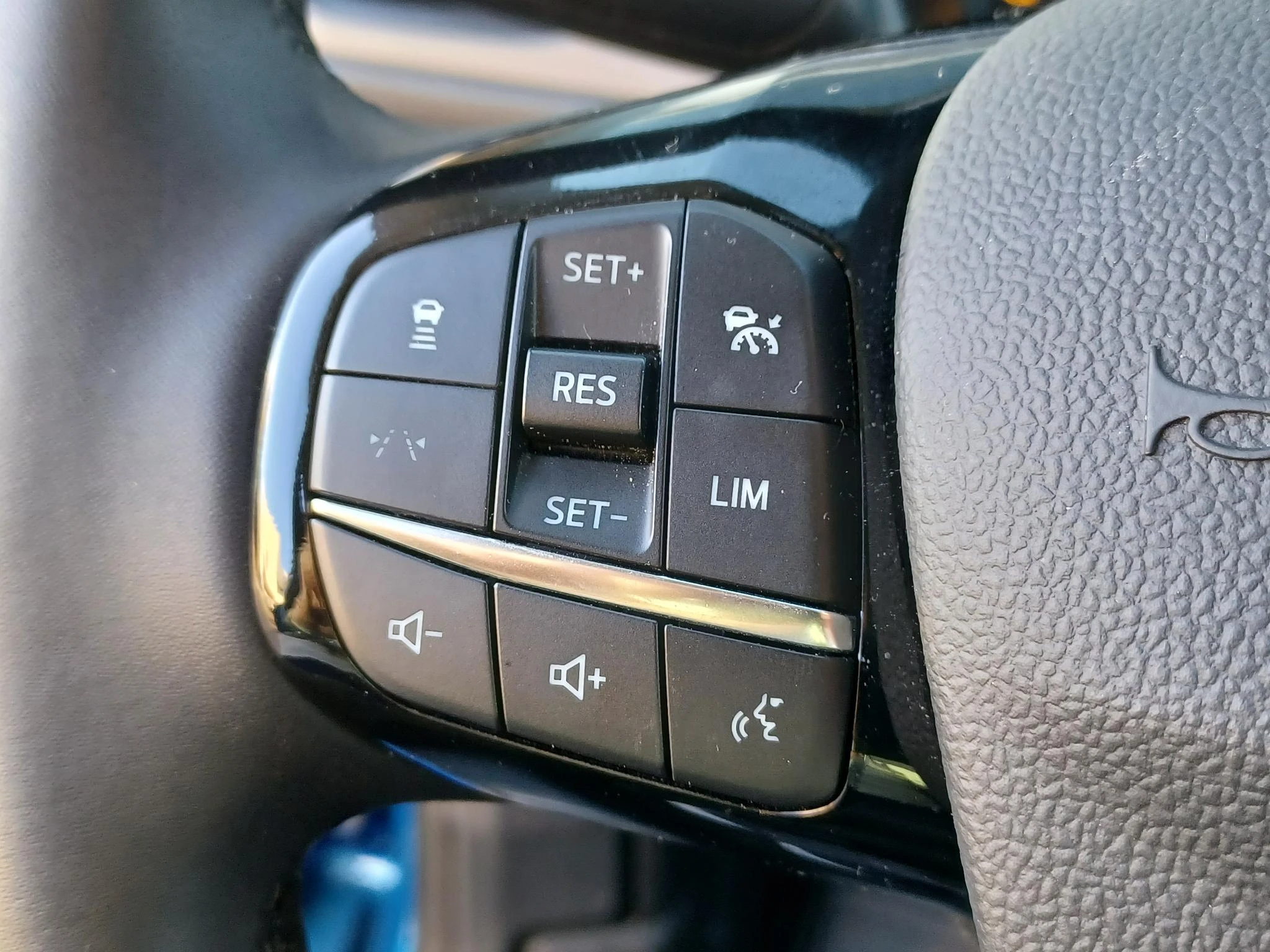 Ford-Kuga-image-14