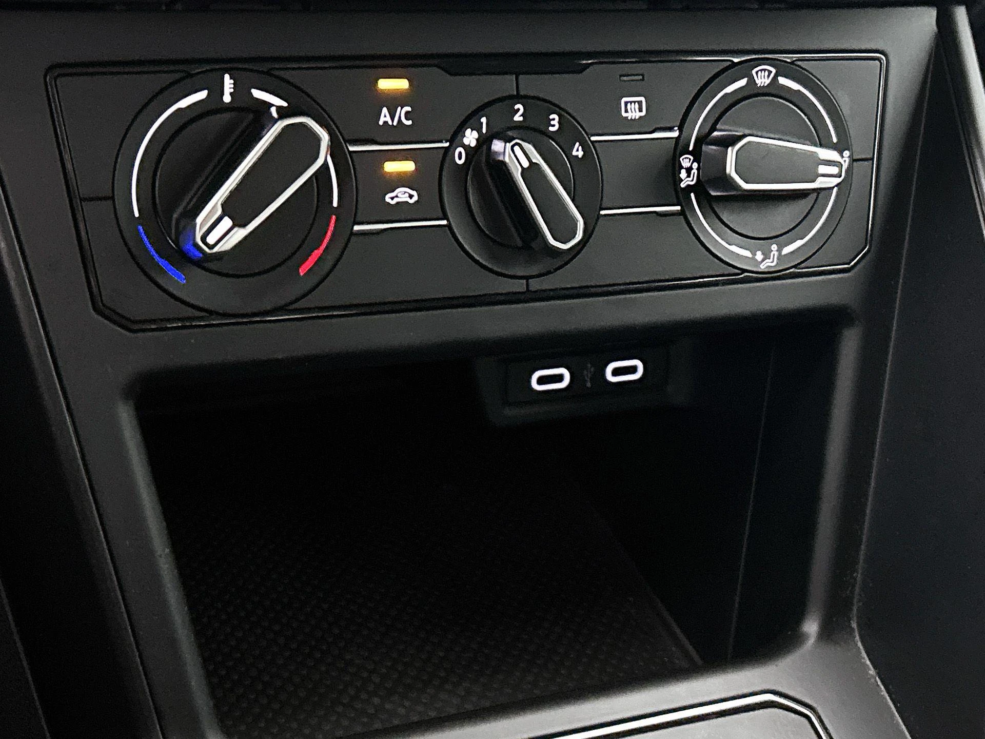 Volkswagen-Polo-image-20