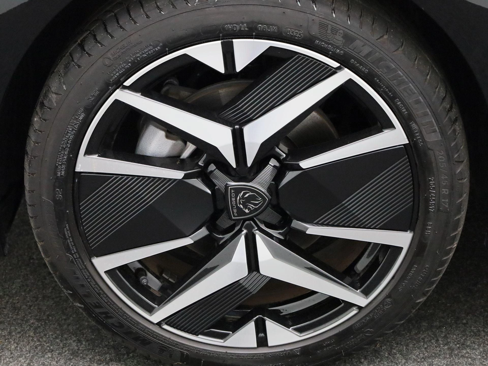 Peugeot 208 1.2 PureTech 100 GT