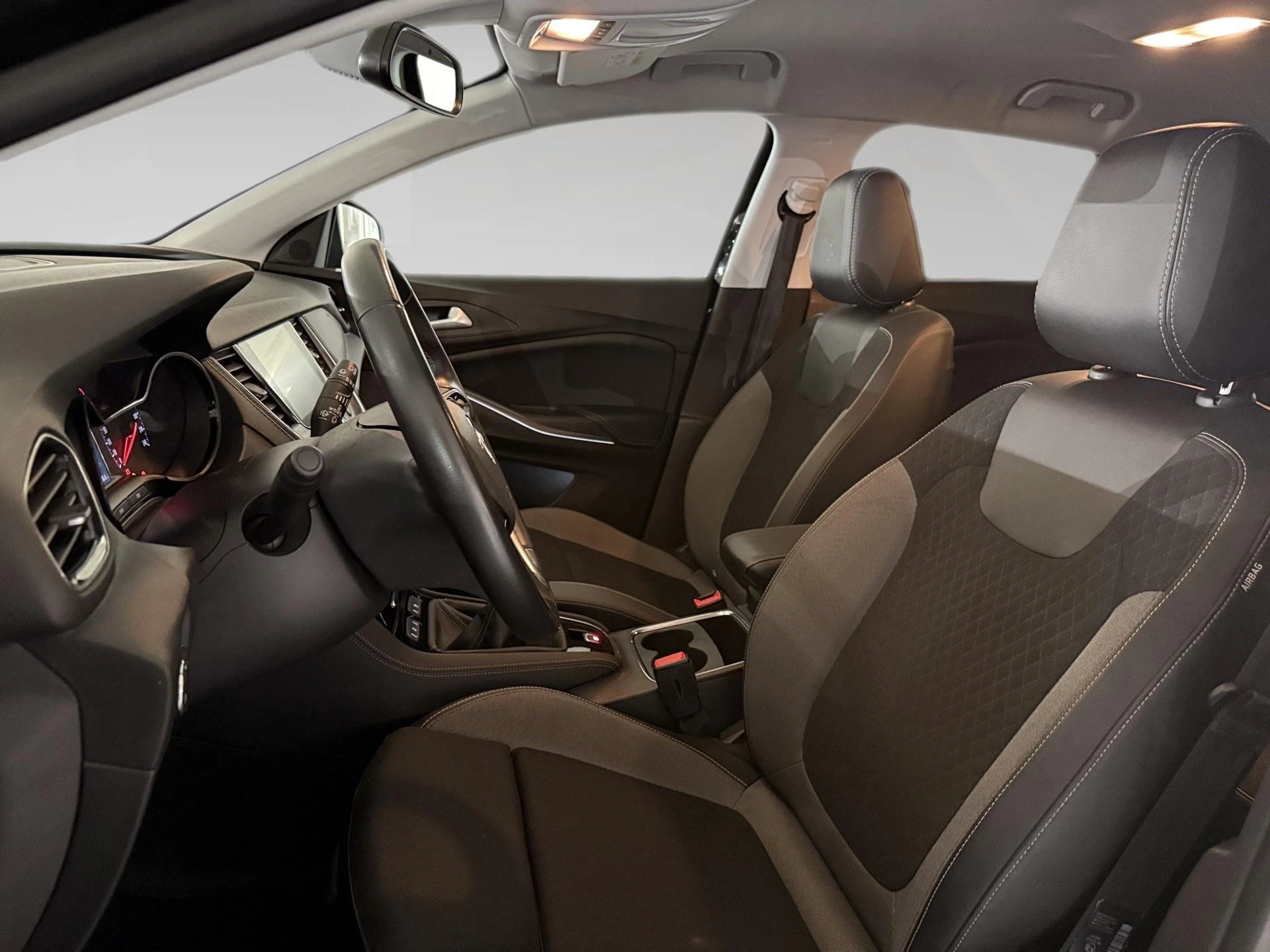 Opel-Grandland X-image-3