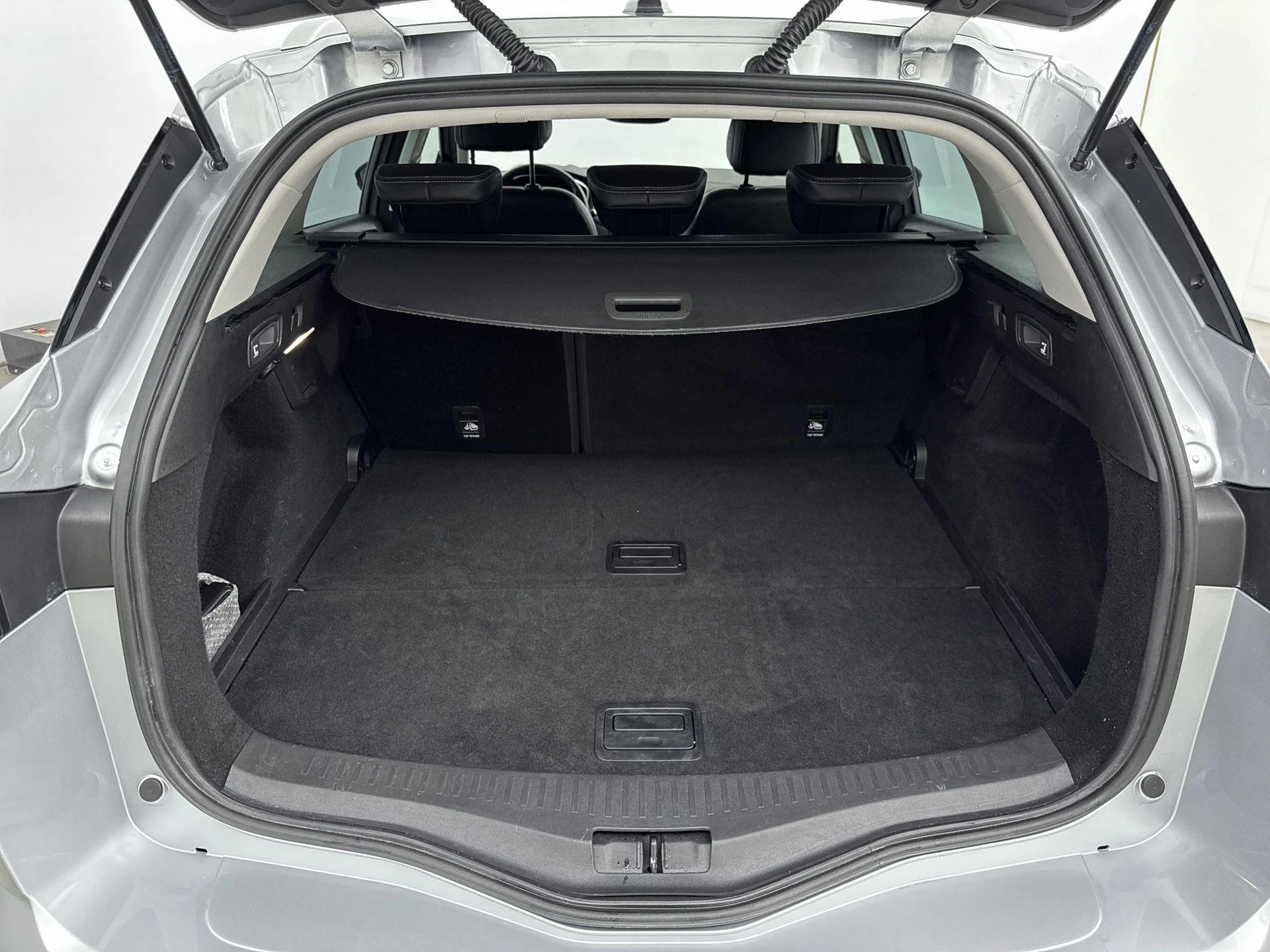Renault-Mégane Estate-image-23