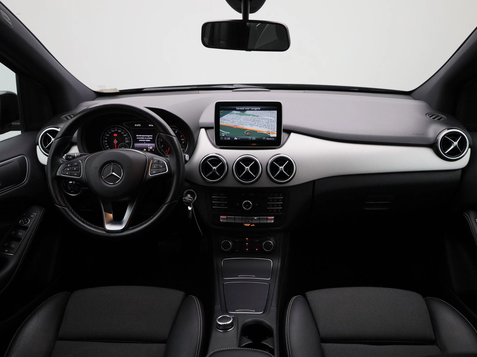 Mercedes-Benz-B-Klasse-image-34