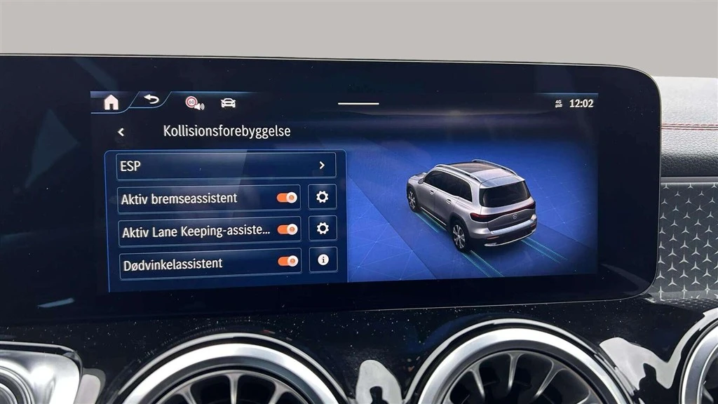 Mercedes-Benz-EQB-image-19
