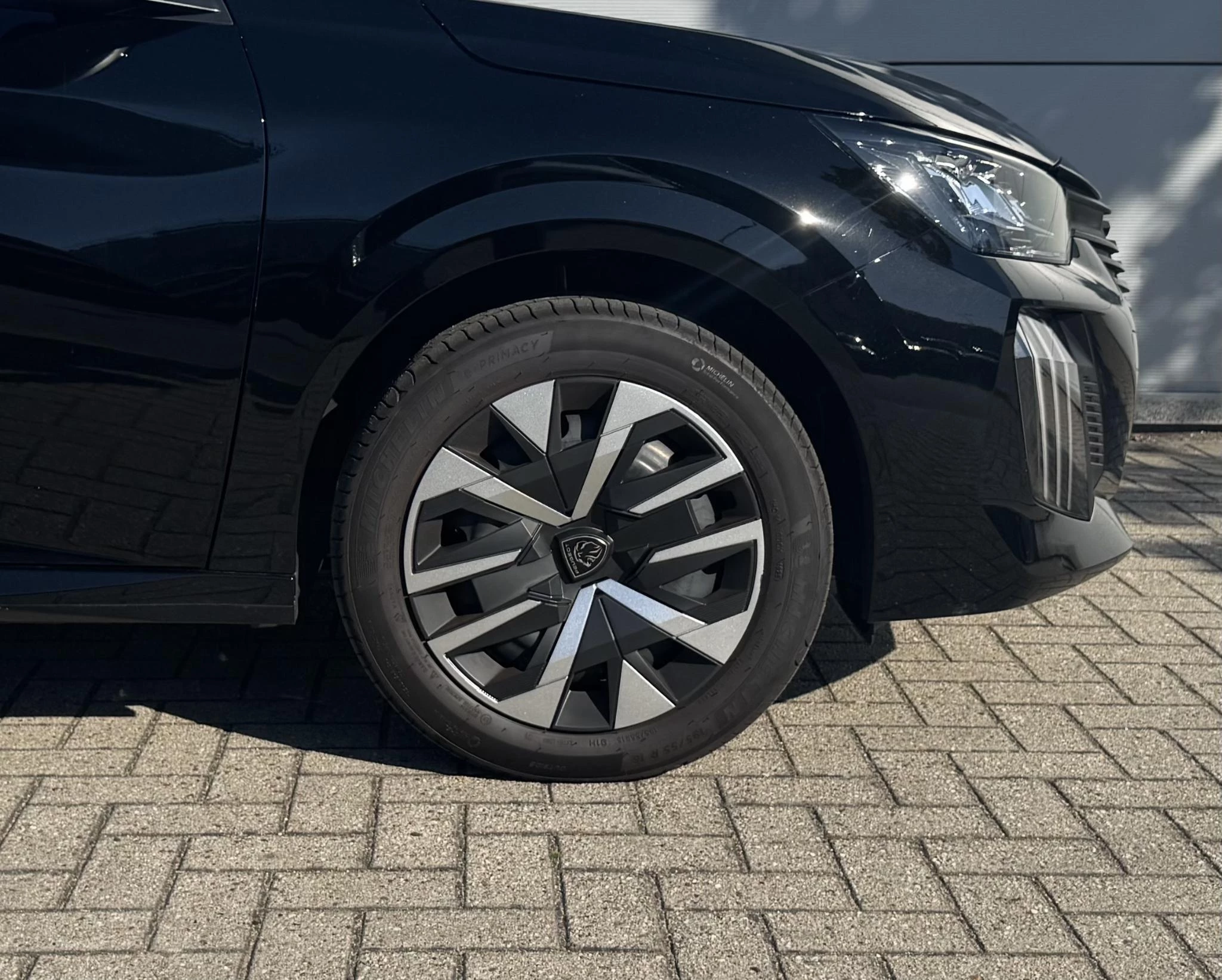 Peugeot-208-image-23