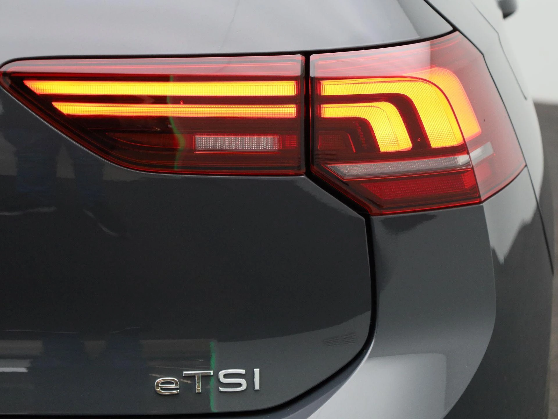 Volkswagen-Golf-image-40