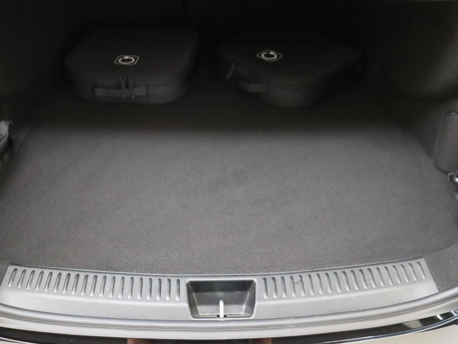Mercedes-Benz-E-Klasse-image-30