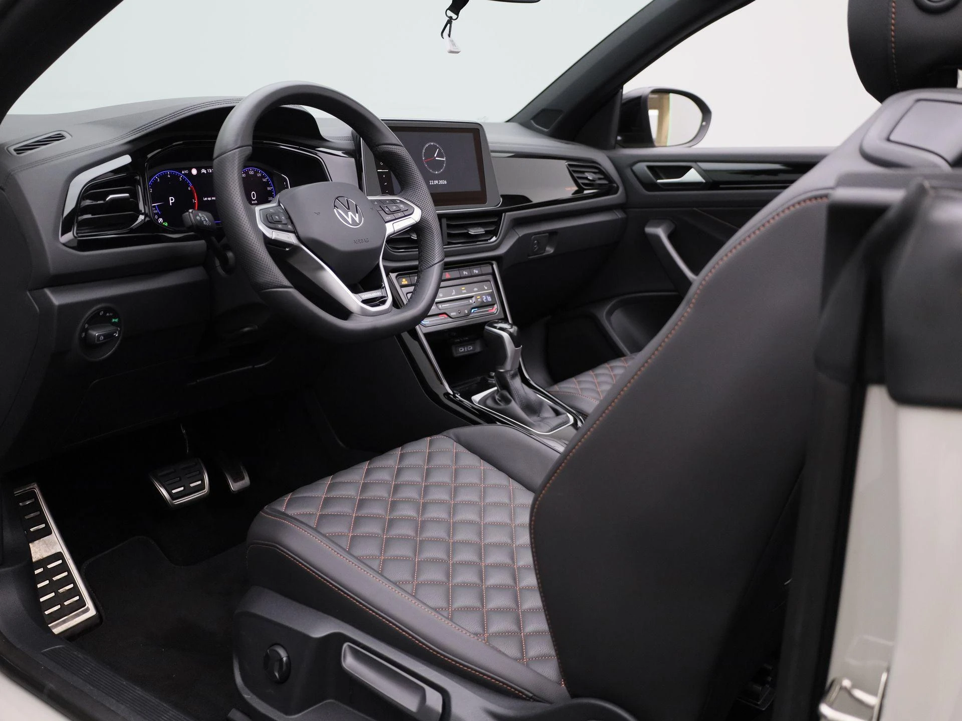 Volkswagen-T-Roc-image-15