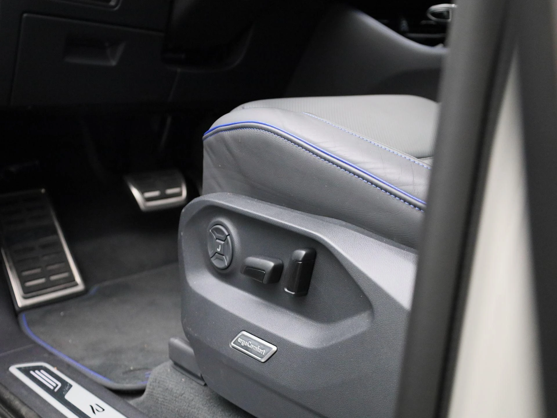 Volkswagen-Touareg-image-39