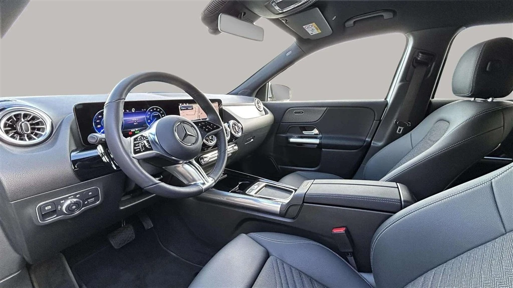 Mercedes-Benz-EQA-image-9