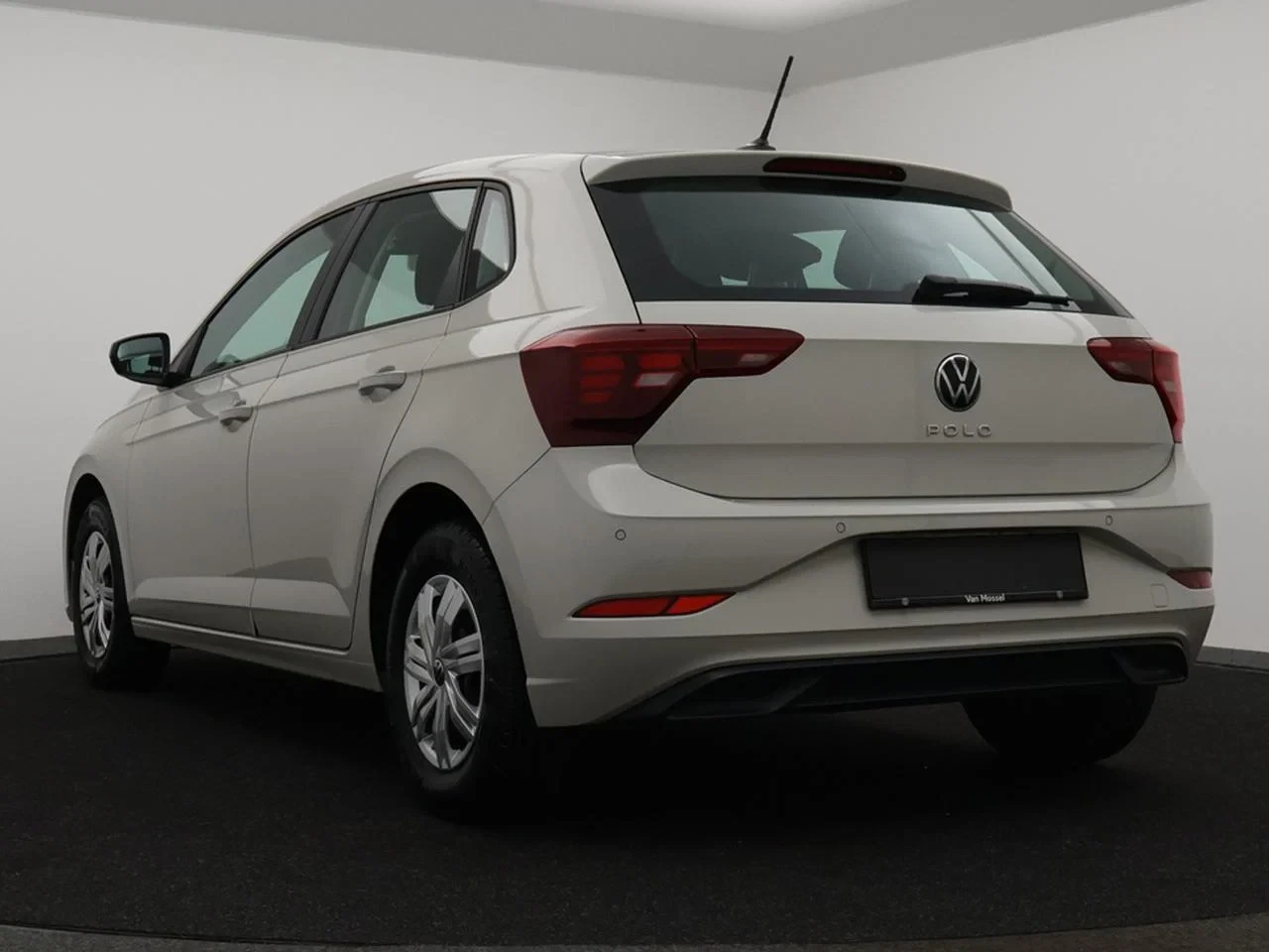 Volkswagen-Polo-image-1