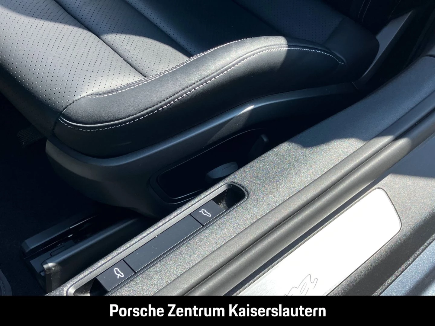 Porsche 911 992 Carrera Cabrio Sportabgas Surround-View carrera