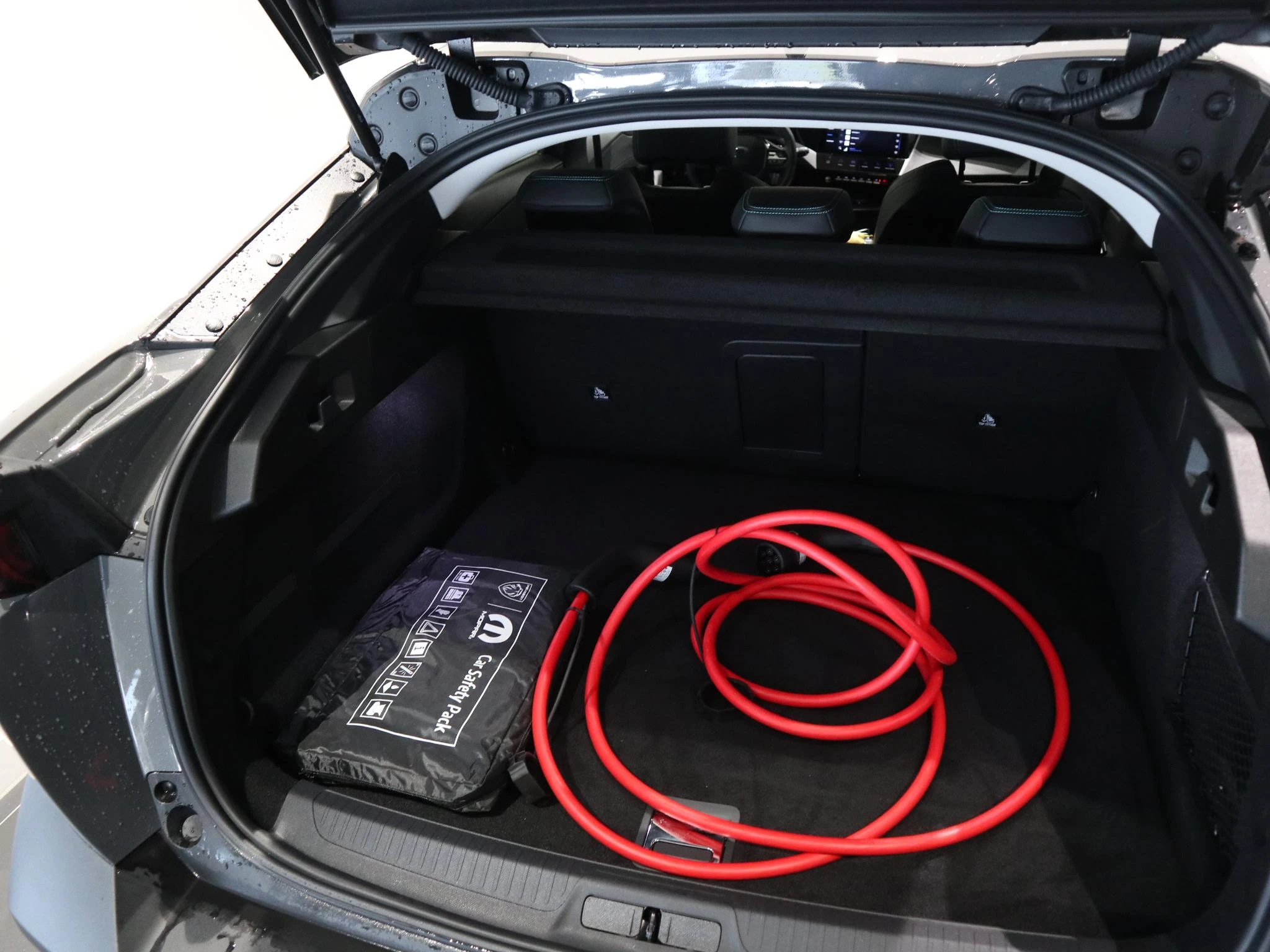 Peugeot-408-image-24