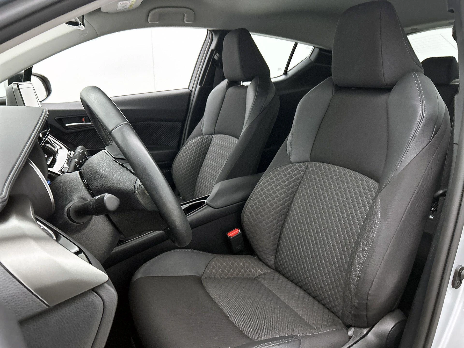 Toyota-C-HR-image-33