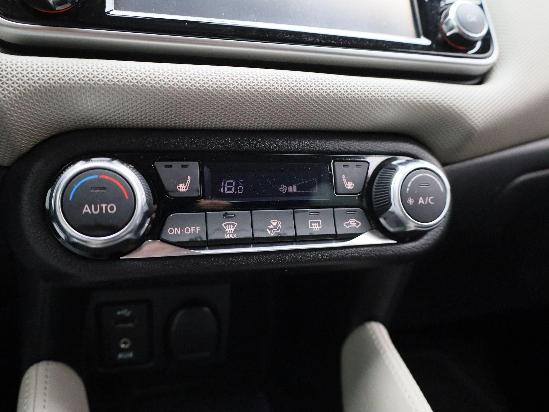 Nissan-Micra-image-23