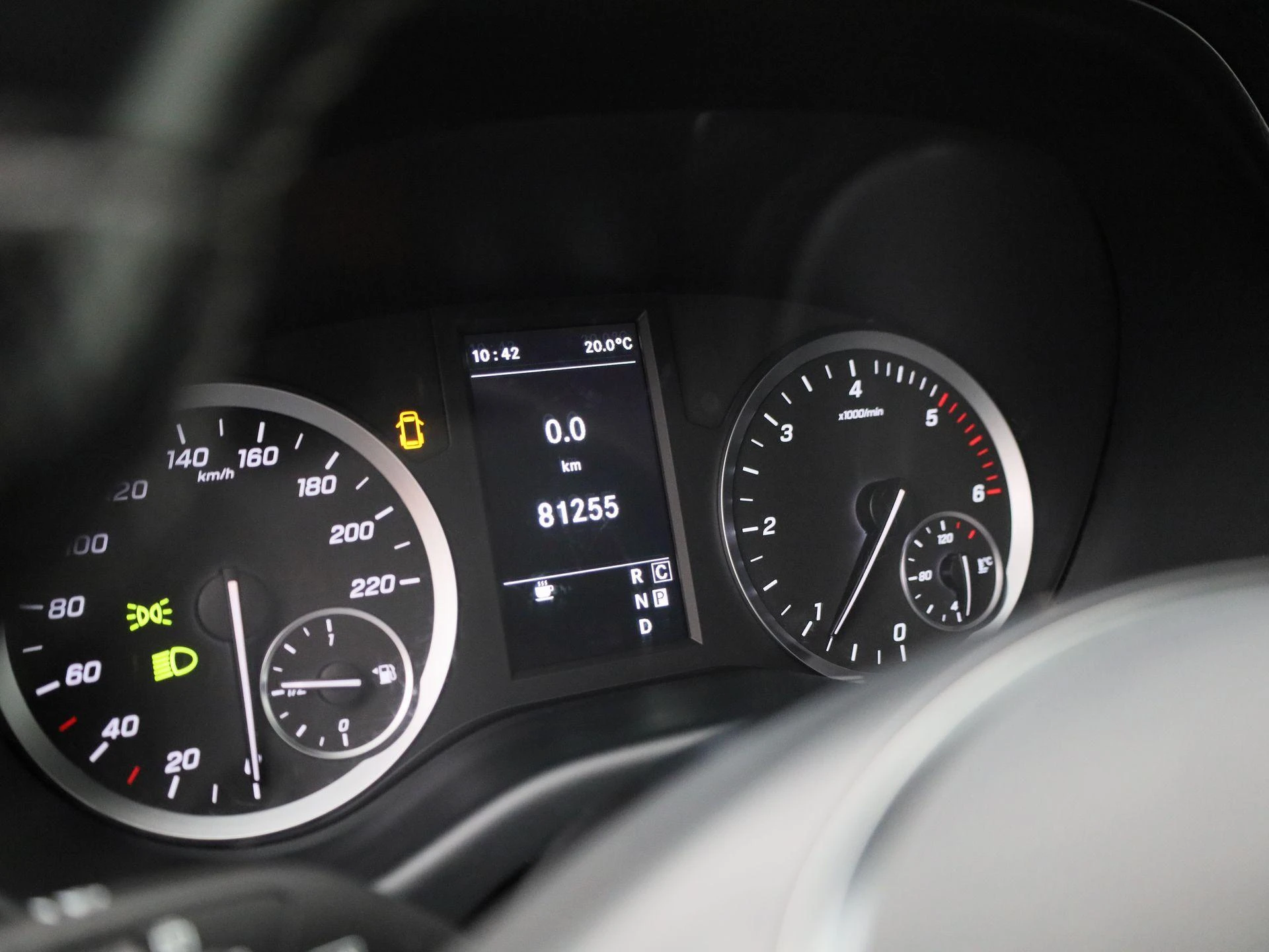 Mercedes-Benz-Vito-image-9