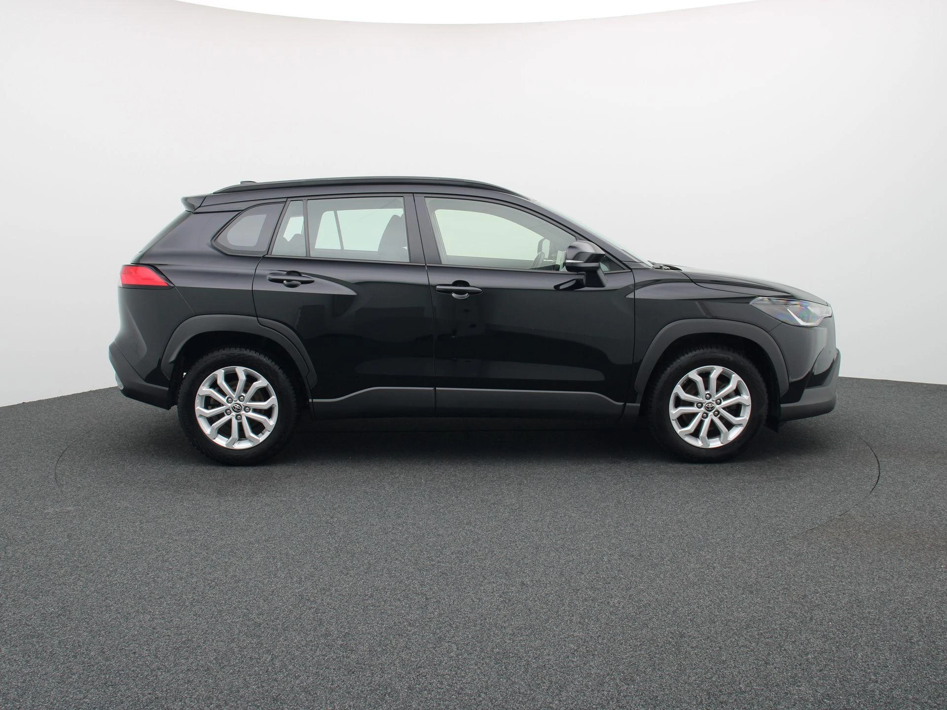 Toyota-Corolla Cross-image-6
