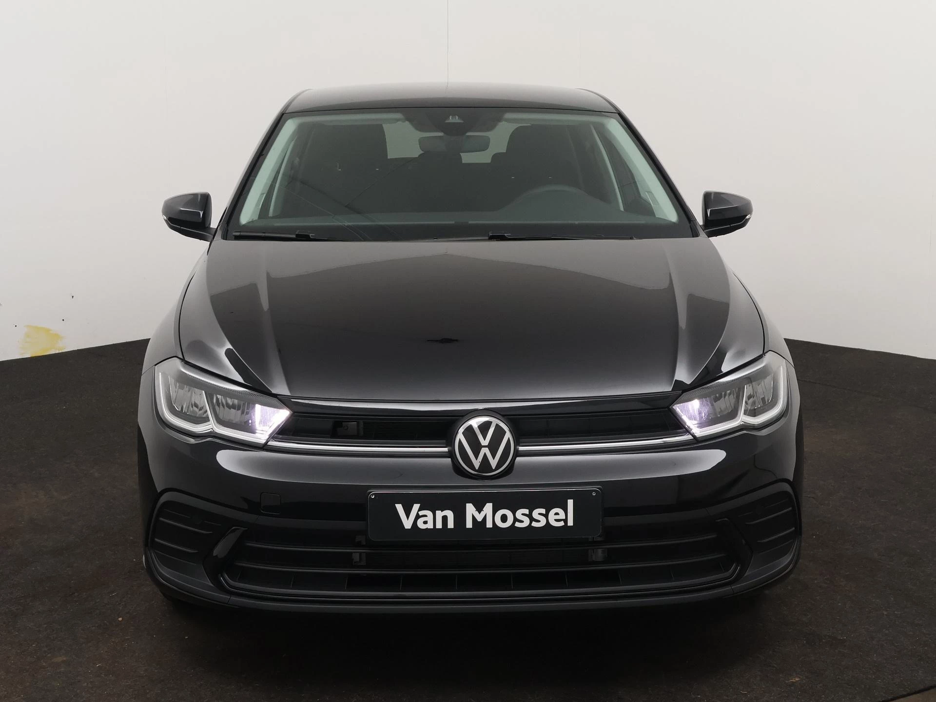 Volkswagen-Polo-image-1