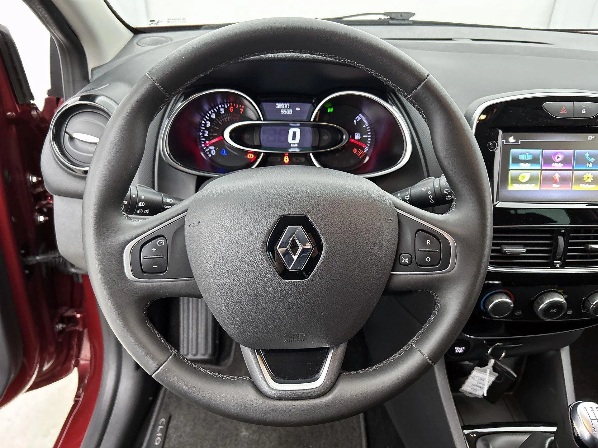 Renault-Clio-image-23