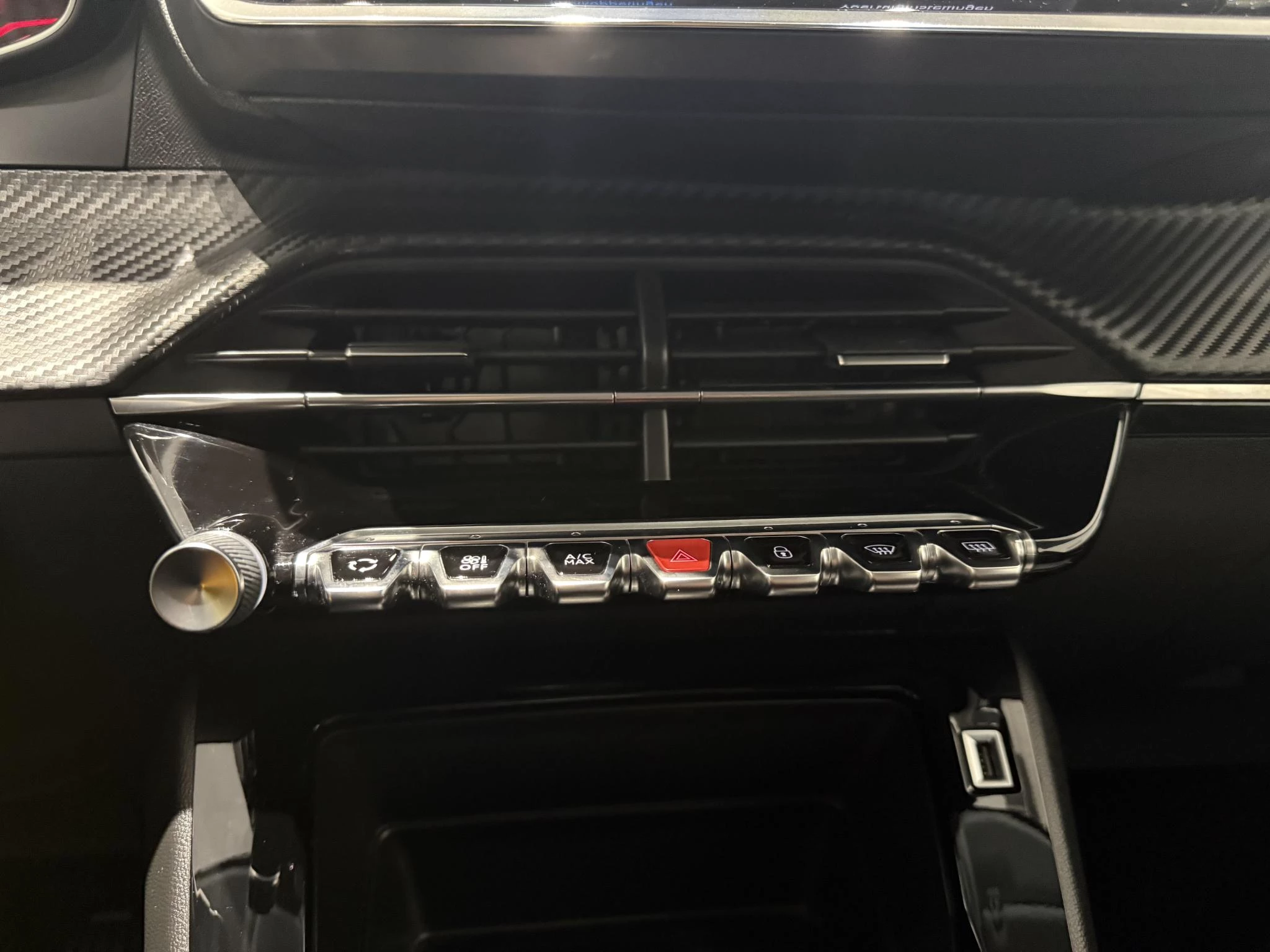 Peugeot-208-image-23