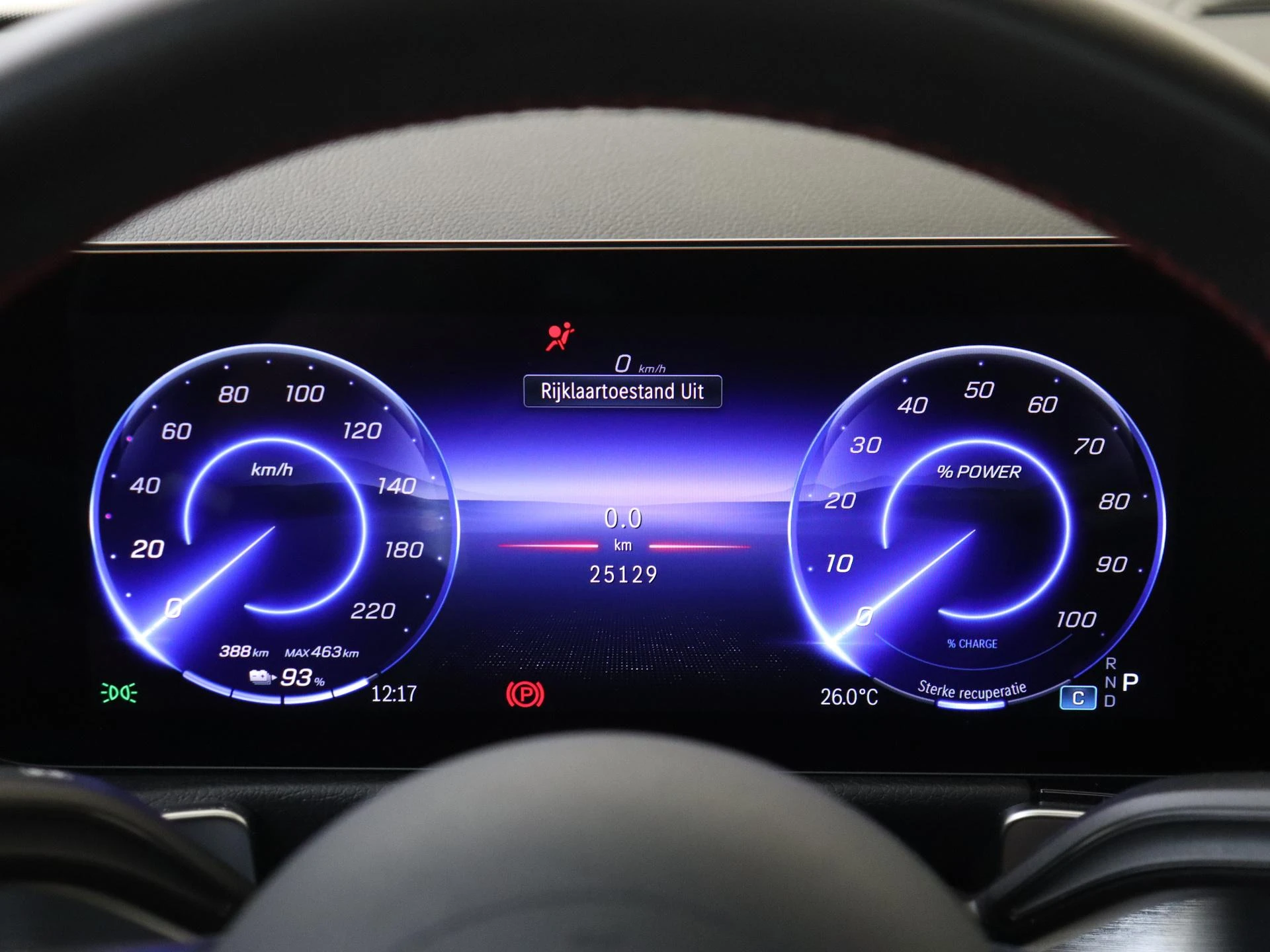 Mercedes-Benz-EQB-image-9