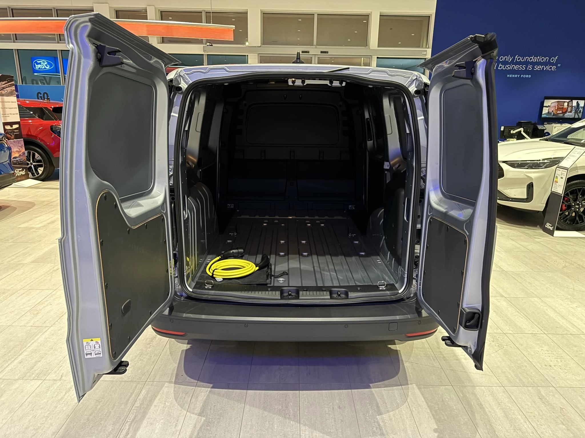 Ford-Transit Connect-image-9