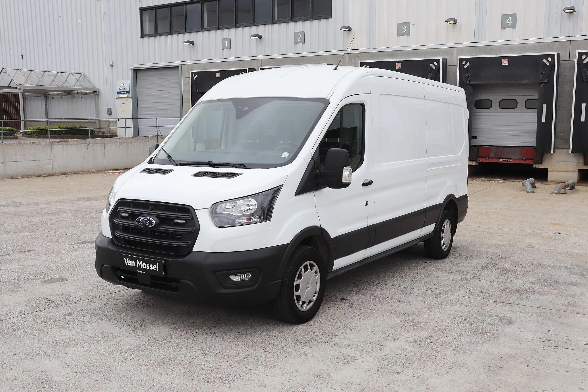 Ford-Transit-image-0