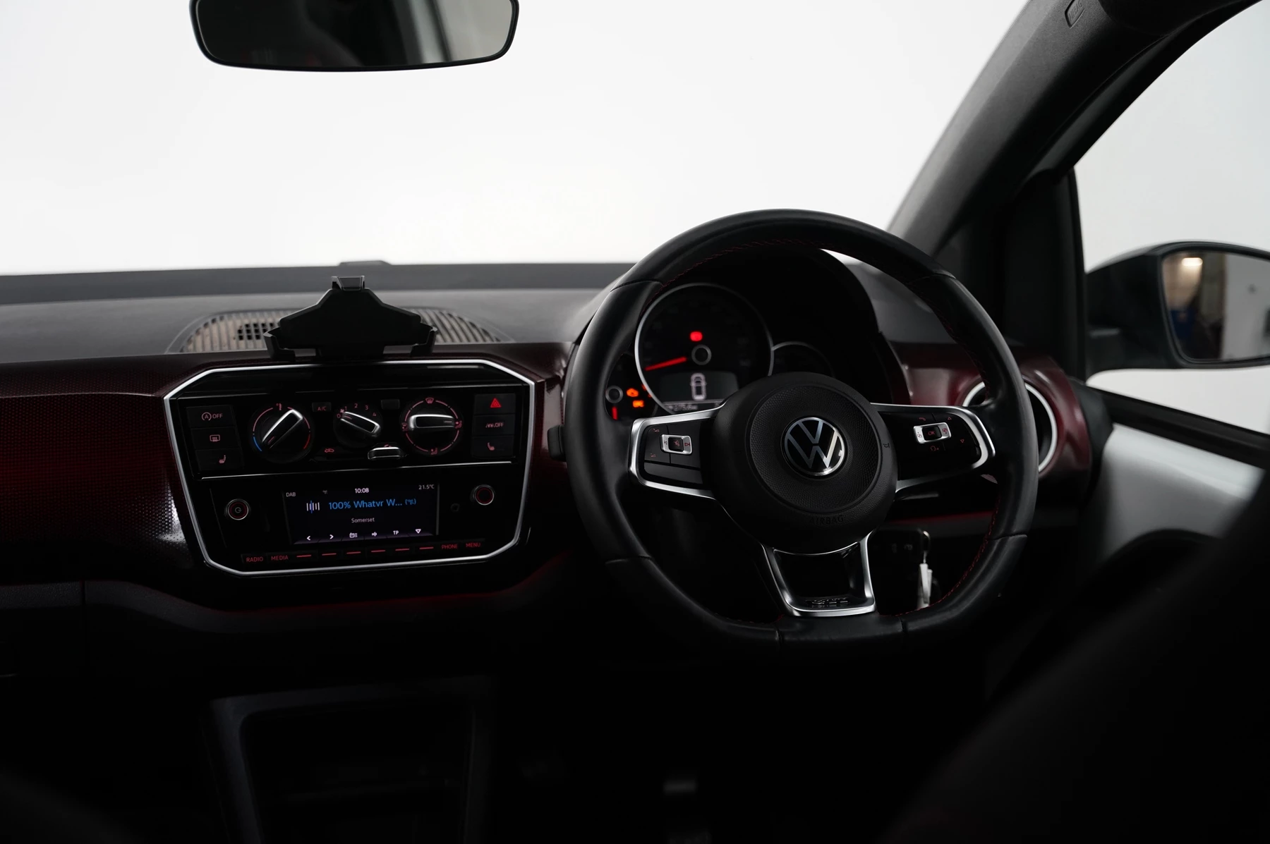 Volkswagen-up!-image-8
