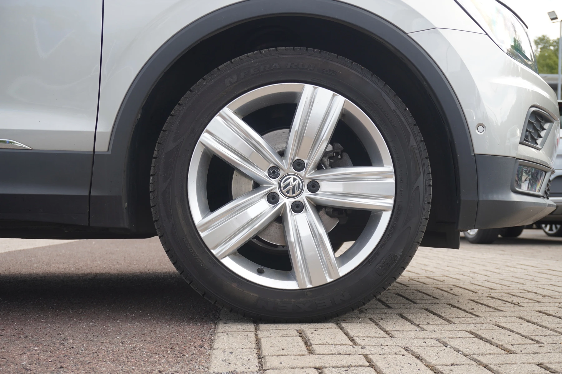 Volkswagen-Tiguan-image-22