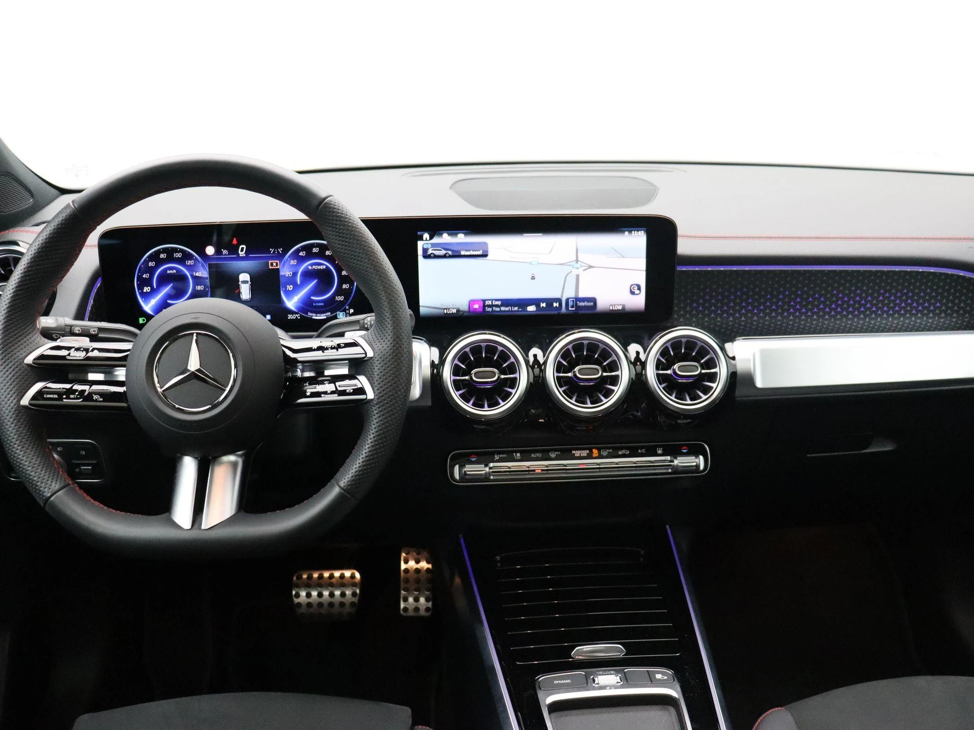 Mercedes-Benz EQB 250+ AMG Line + PANORAMISCH DAK + CARPLAY + ADVANCED SOUND +