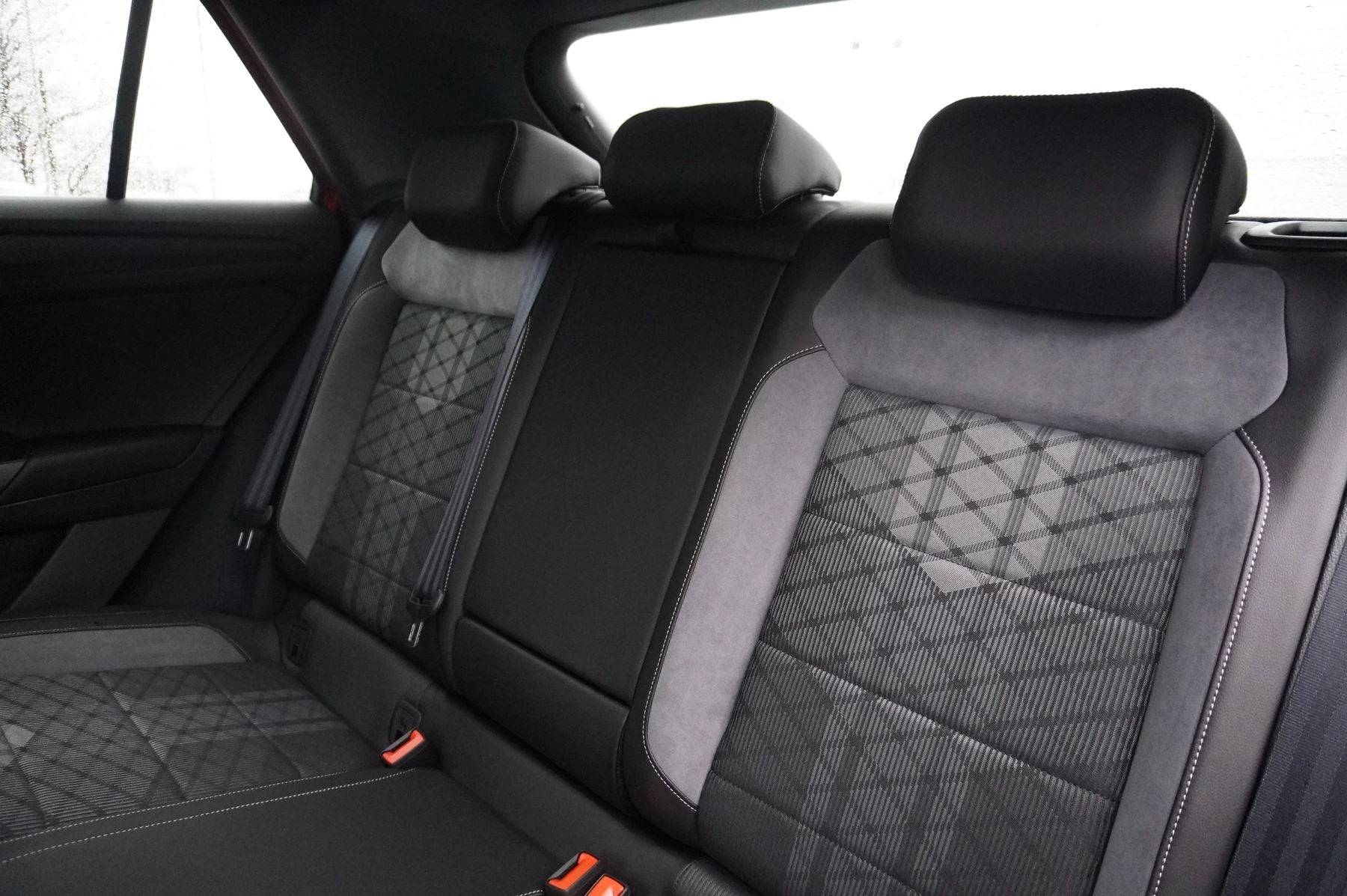 Volkswagen-T-Roc-image-46