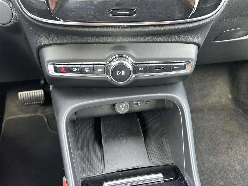 Volvo XC40 P6 Recharge Core 231HK 5d Aut.