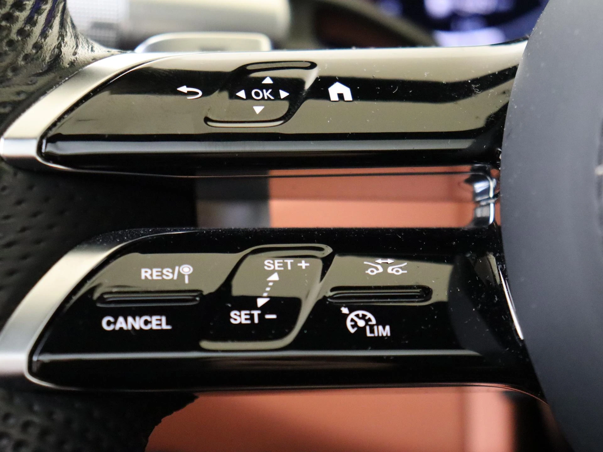 Mercedes-Benz-S-Klasse-image-11
