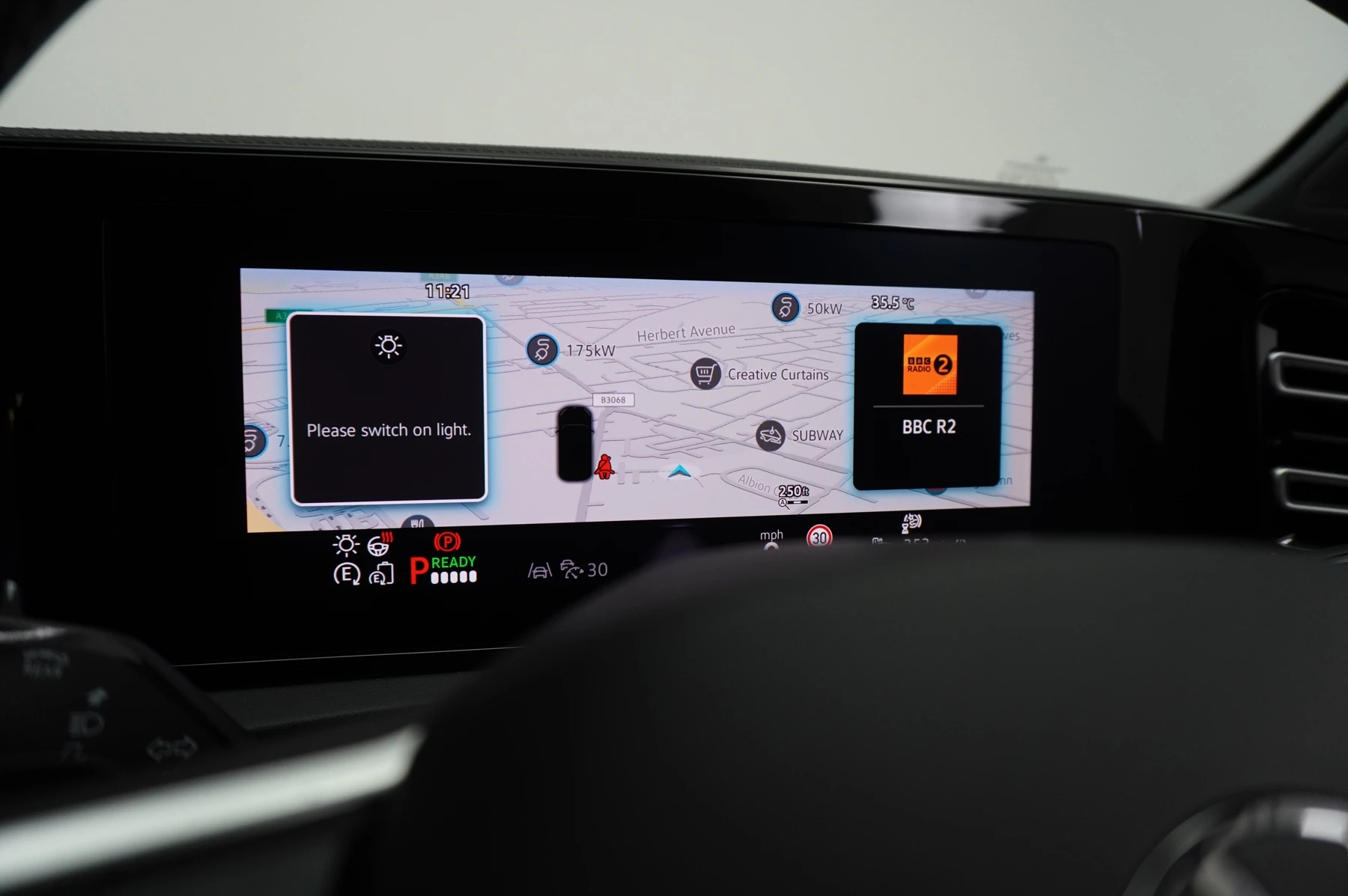 Volkswagen-Tiguan-image-29