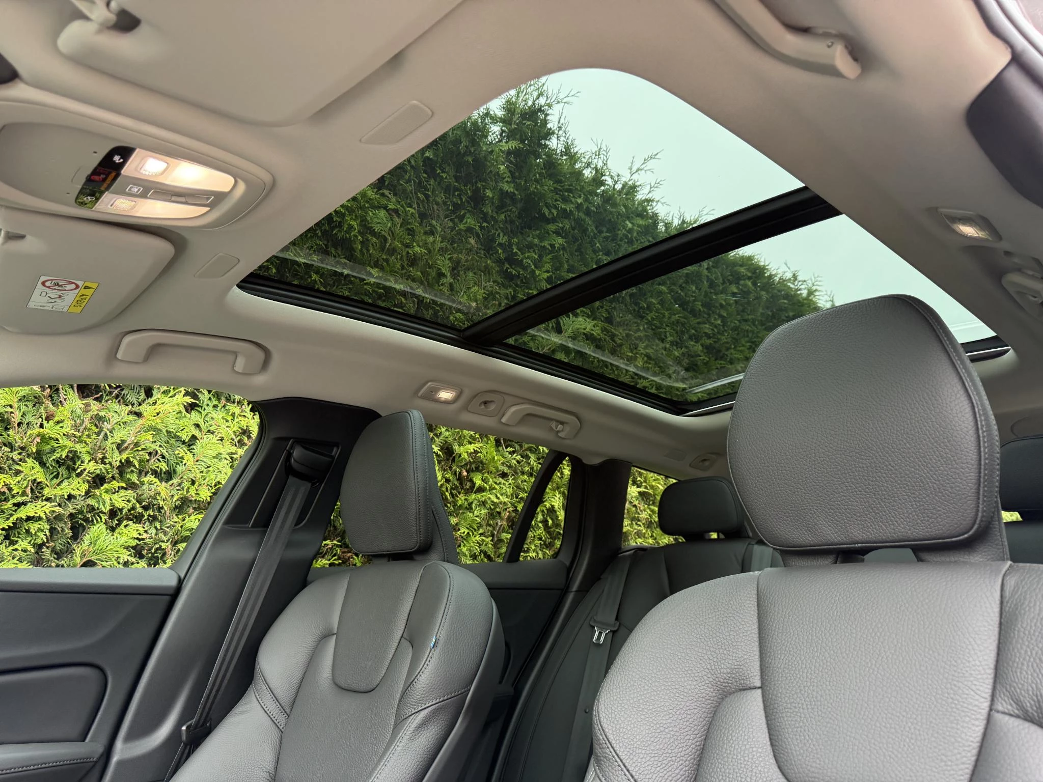 Volvo V60 T6 Plug-in hybrid AWD Plus Dark