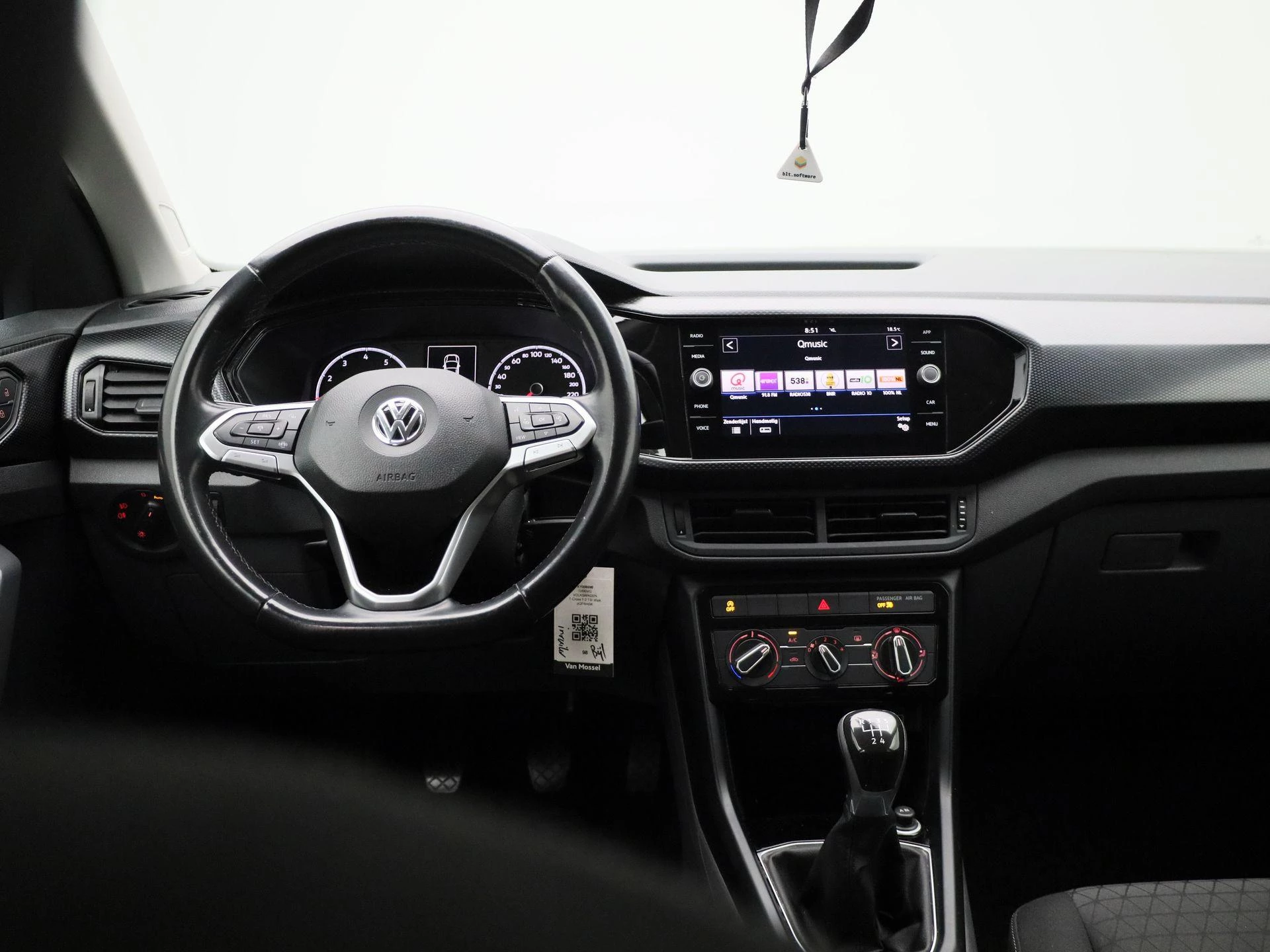 Volkswagen-T-Cross-image-6