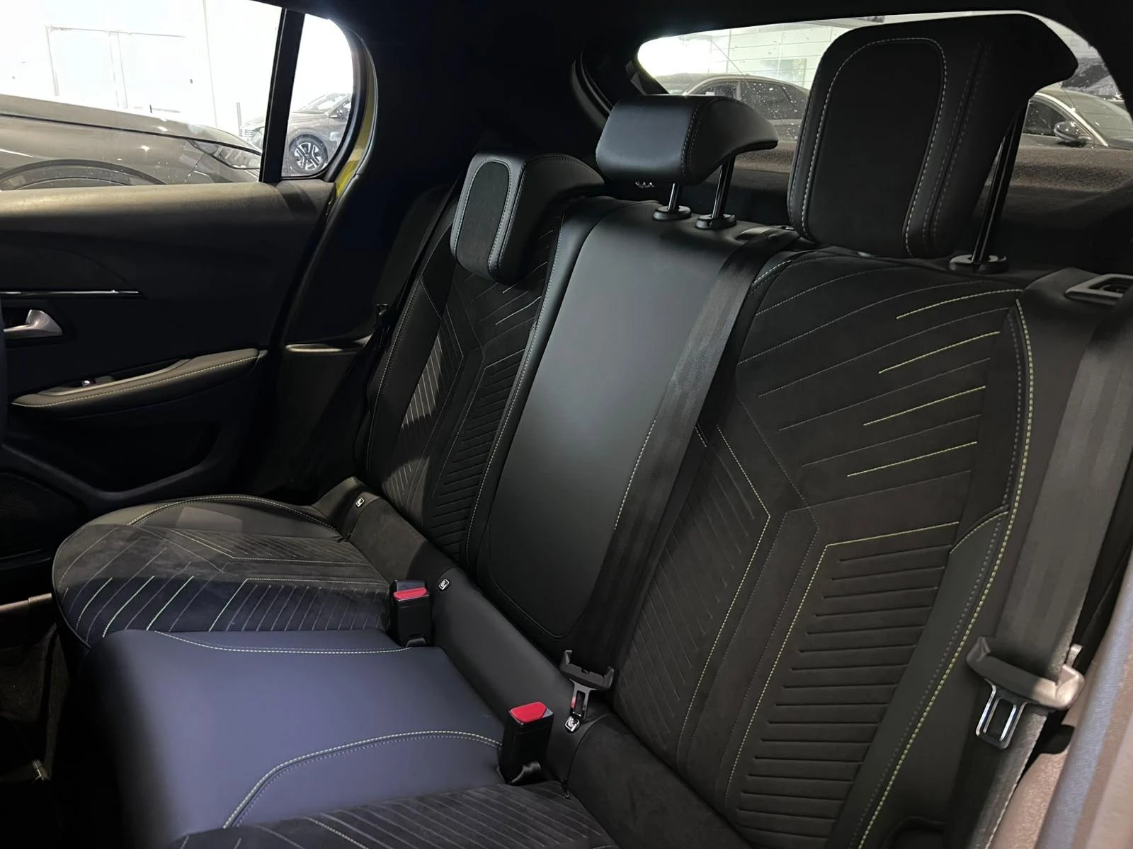 Peugeot 208 1.2 Hybrid 110 e-DCS6 GT