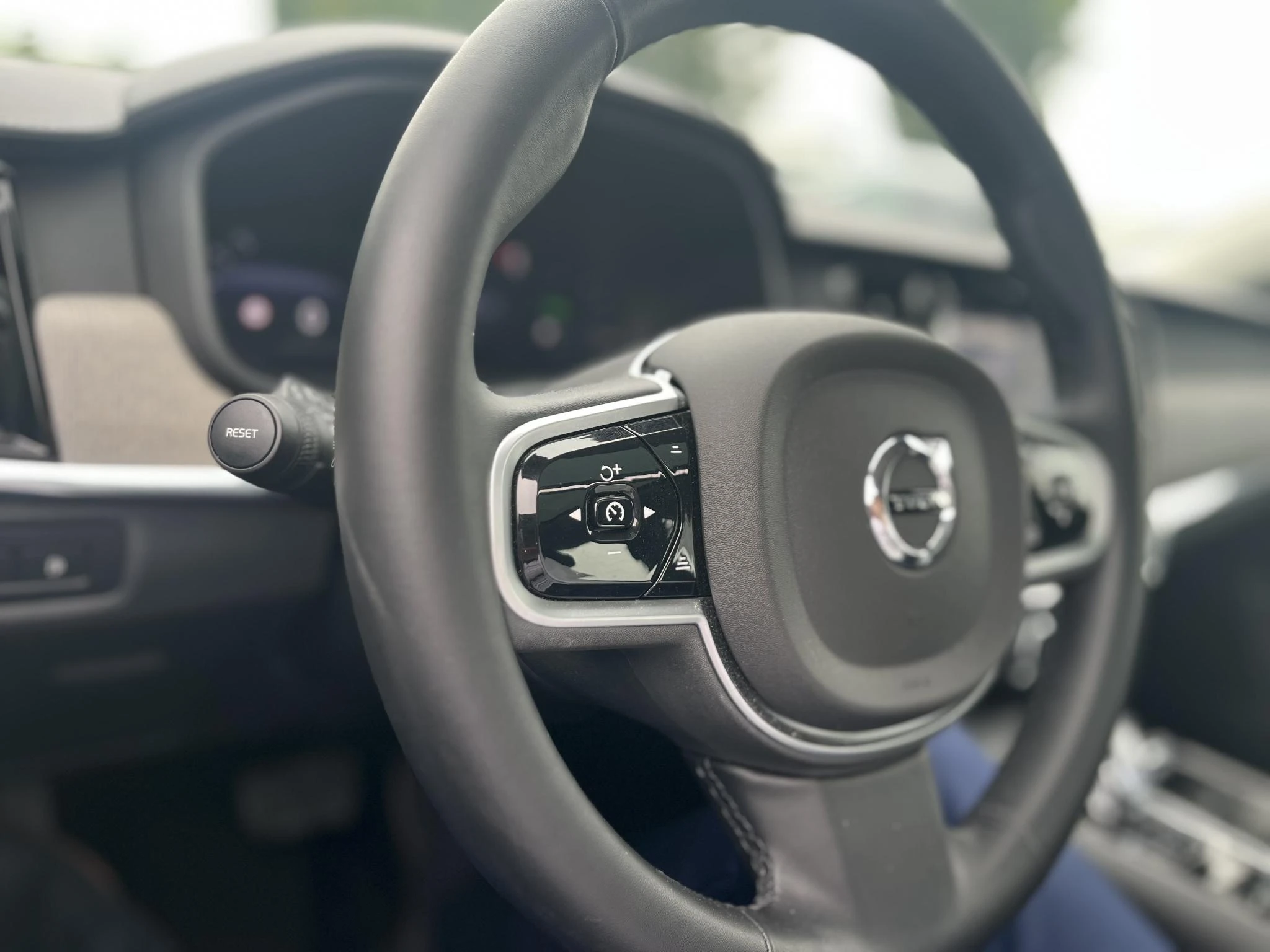 Volvo-V90-image-21