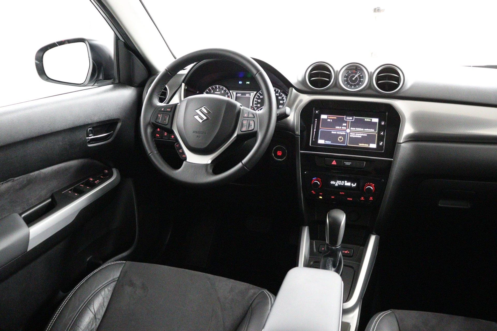 Suzuki-Vitara-image-59