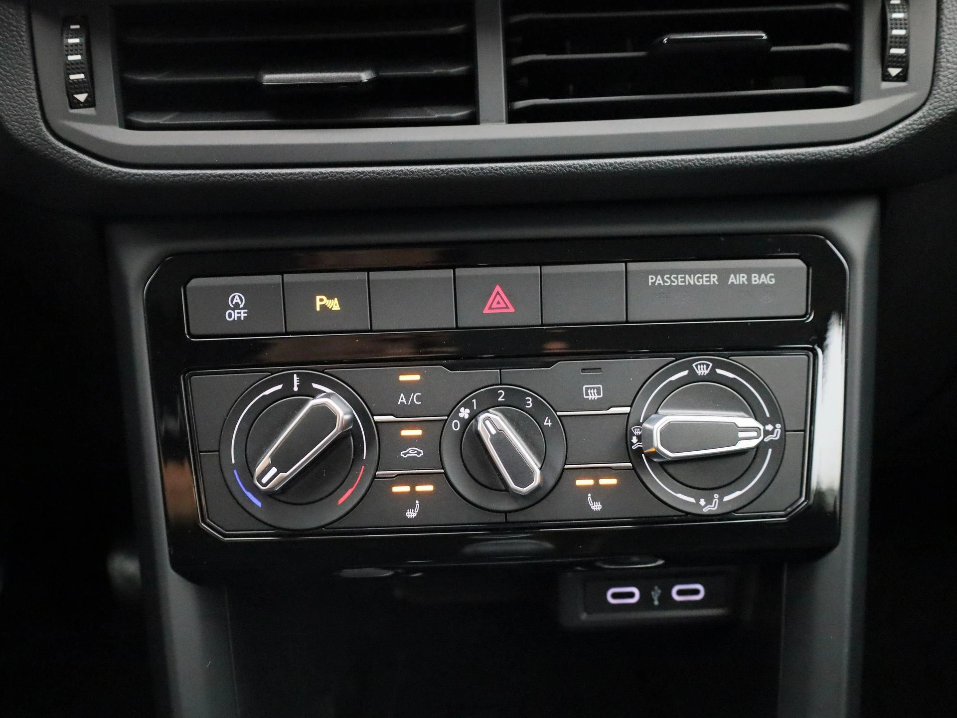 Volkswagen-T-Cross-image-16