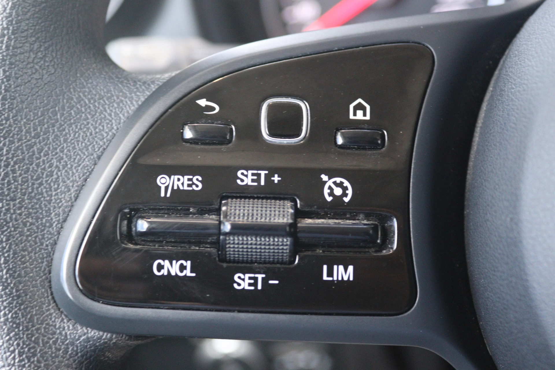 Mercedes-Benz-Citan-image-12