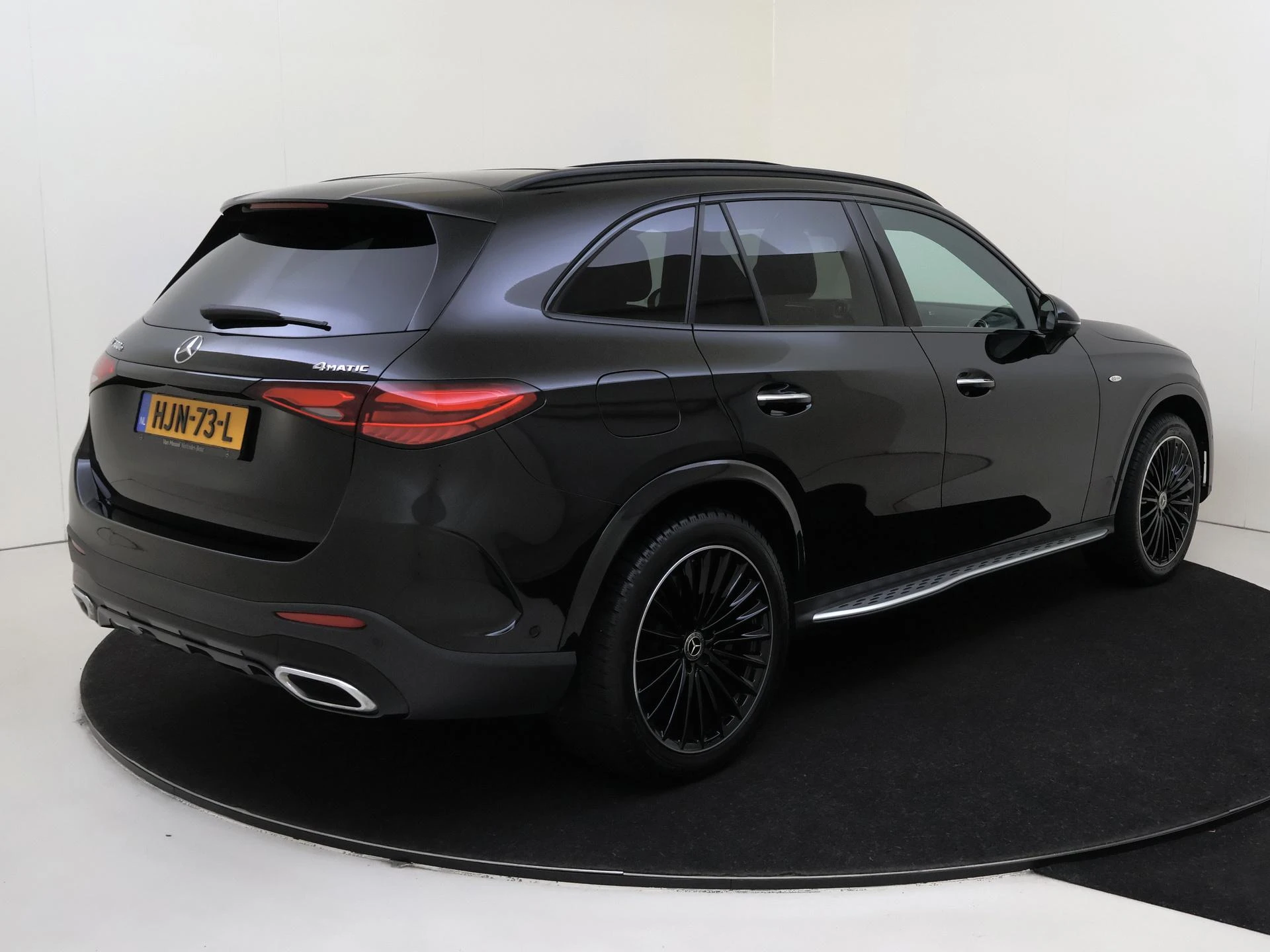 Mercedes-Benz-GLC-image-3