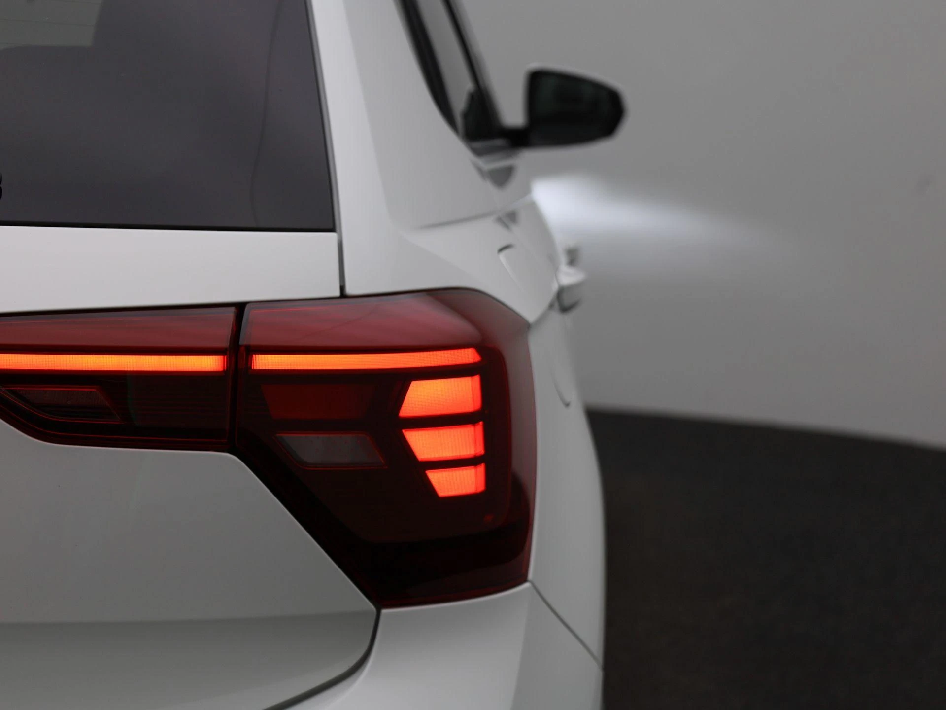 Volkswagen-Polo-image-32