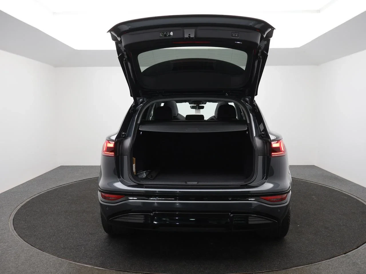 Audi-Q6 e-tron-image-1
