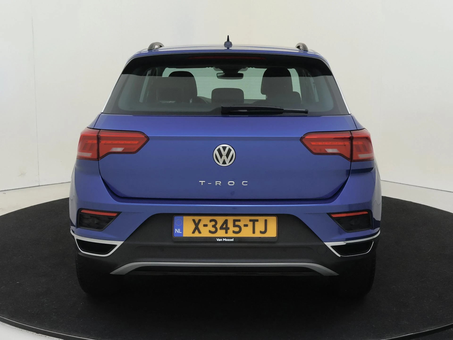 Volkswagen-T-Roc-image-6