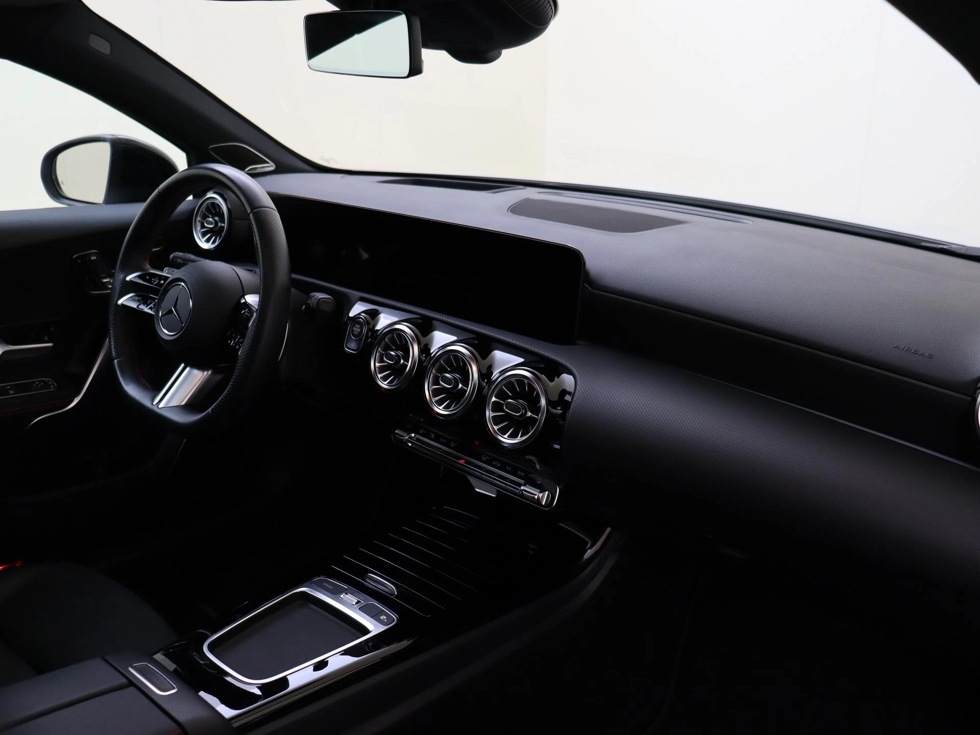 Mercedes-Benz-A-Klasse-image-4