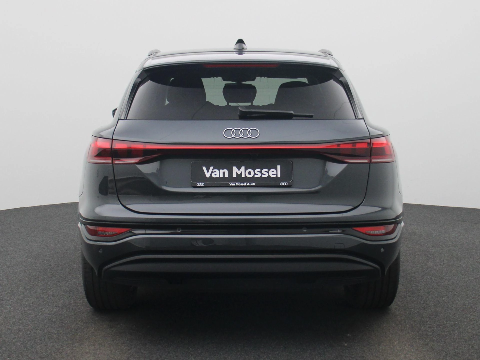 Audi-Q6 e-tron-image-4