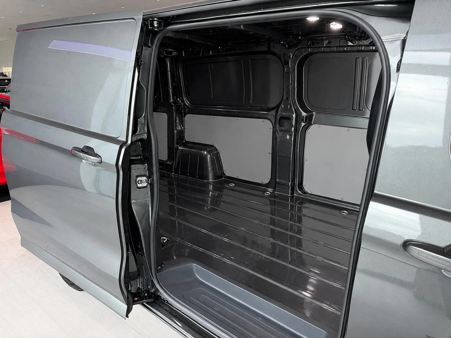 Ford-Transit Custom-image-7