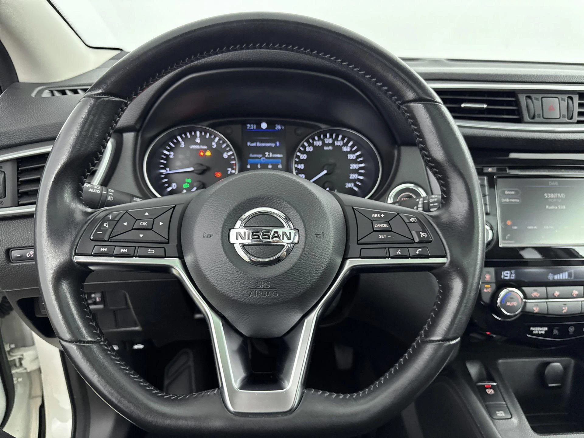 Nissan-QASHQAI-image-22