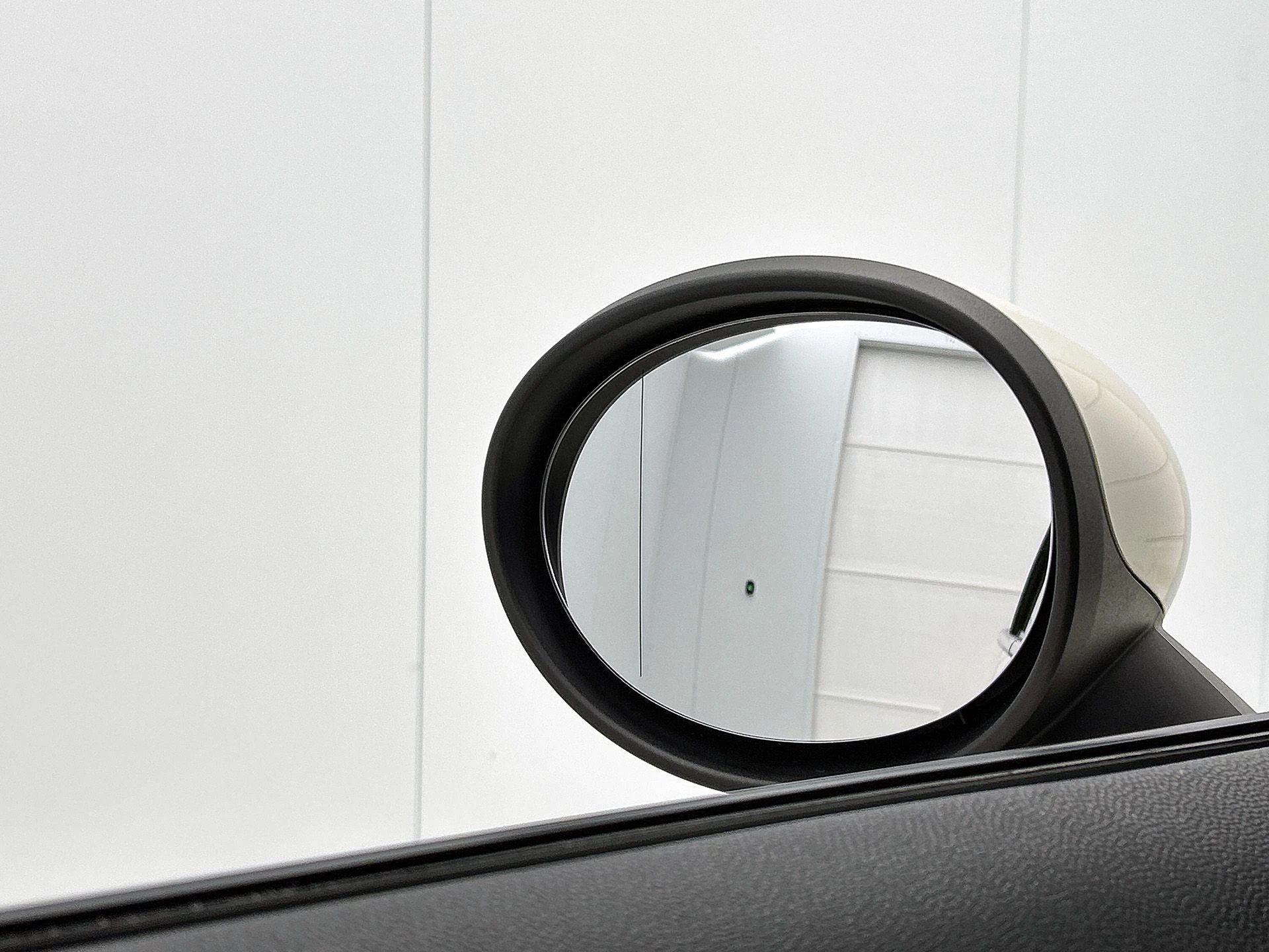 MINI-Cooper Cabrio-image-16