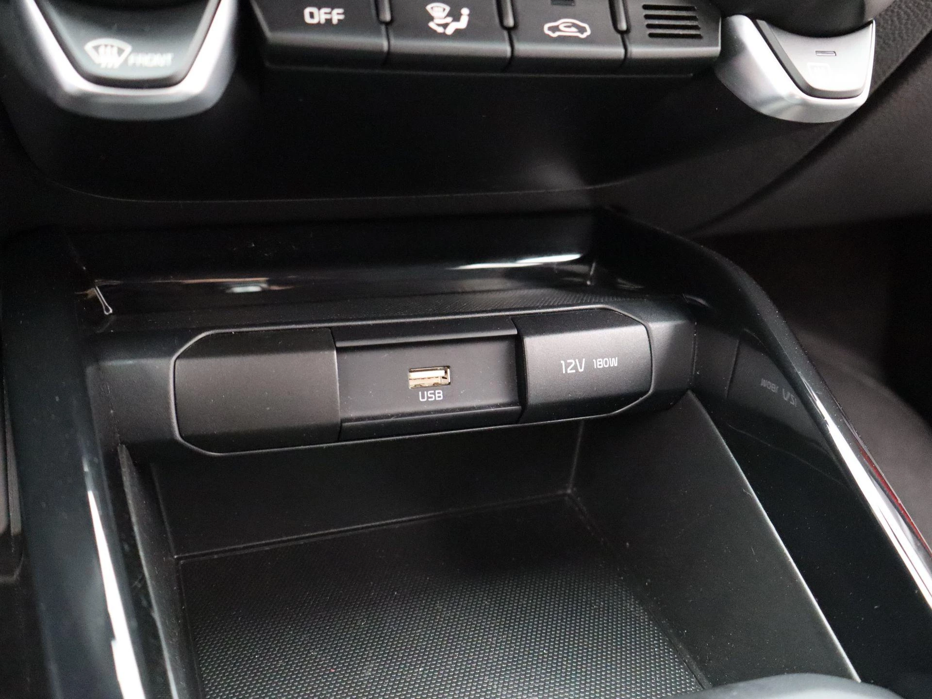 Kia-Stonic-image-23